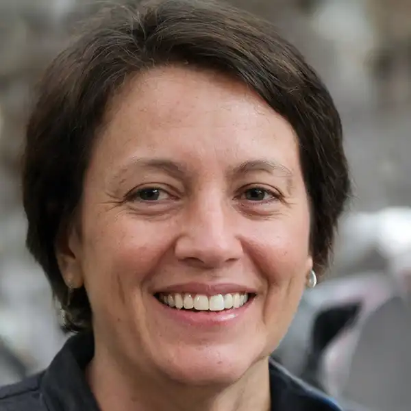 Lucía M.